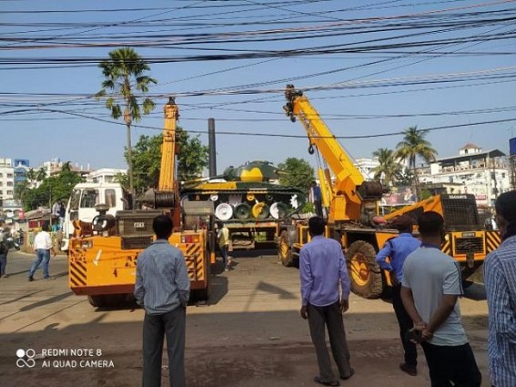 Public express resentments grow over shifting War Memorial Cannon from Post Office Chowmuhani Public express resentments grow over shifting War Memorial Cannon from Post Office Chowmuhani